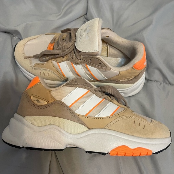 Adidas Retropy F90 Women's Sneakers in Tan and Orange Size 8 - Picture 6 of 7